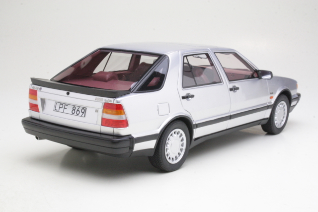 Saab 9000 Turbo 1984, hopea - Sulje napsauttamalla kuva