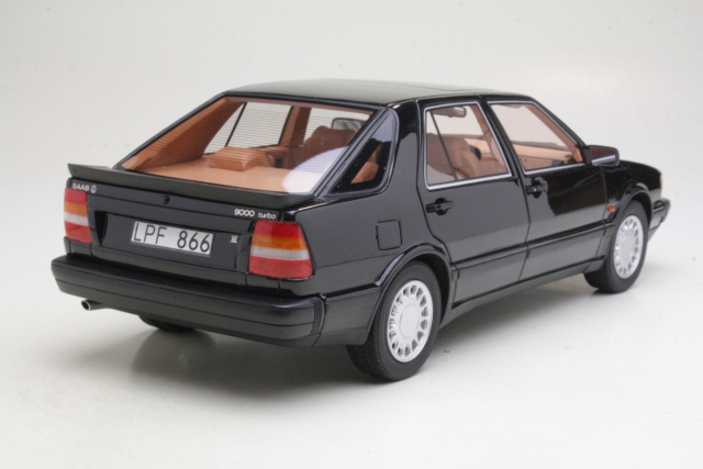 Saab 9000 Turbo 1984, musta - Sulje napsauttamalla kuva