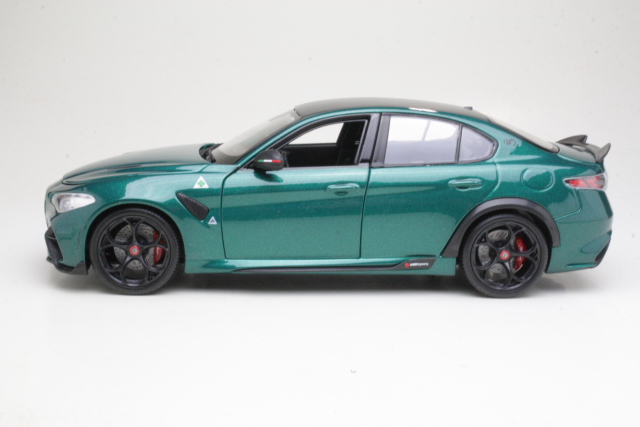 Alfa Romeo Giulia GTA 2020, green