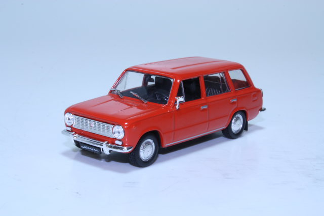 Lada 1200 Combi 1971, punainen