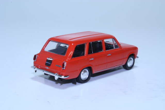 Lada 1200 Combi 1971, punainen