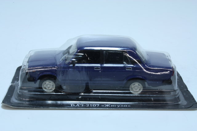 Lada 2107 1981, tummansininen