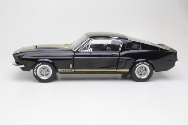 Shelby Mustang GT500 1967, musta/kulta - Sulje napsauttamalla kuva