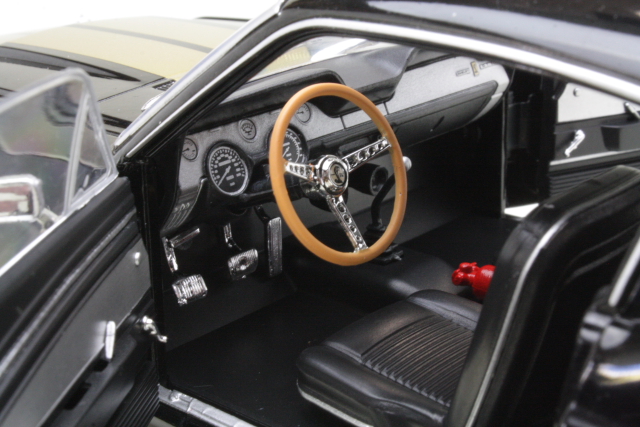 Shelby Mustang GT500 1967, musta/kulta - Sulje napsauttamalla kuva