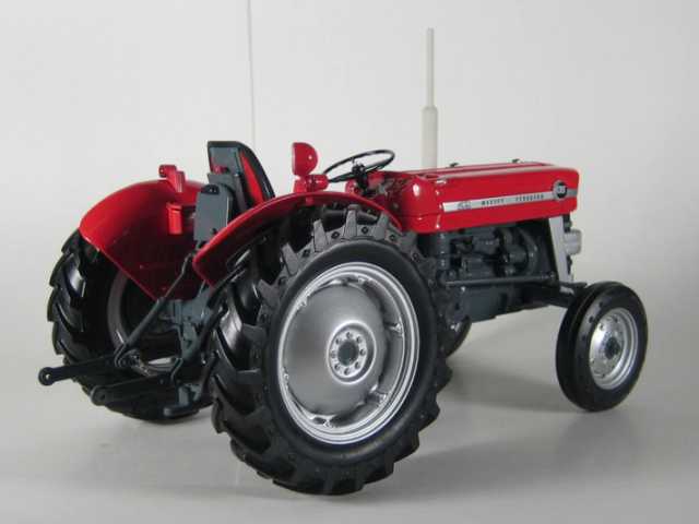 Massey Ferguson 135 1965, red 1:16 - Click Image to Close