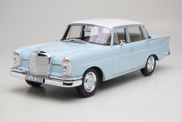 Mercedes 220 S 1965, light blue