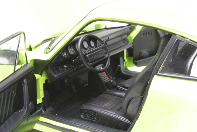 Porsche 911 Turbo 3,0 1976, light green