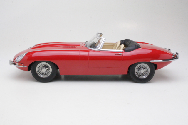 Jaguar E-Type Mk1 Cabriolet 1961, punainen