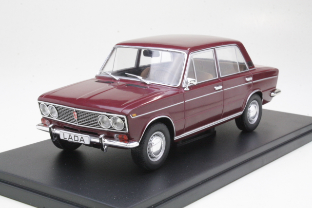 Lada 1500 1977, tummanpunainen