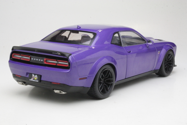 Dodge Challenger R/T Scat Pack Widebody 2020, violetti - Sulje napsauttamalla kuva