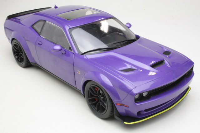 Dodge Challenger R/T Scat Pack Widebody 2020, violetti - Sulje napsauttamalla kuva