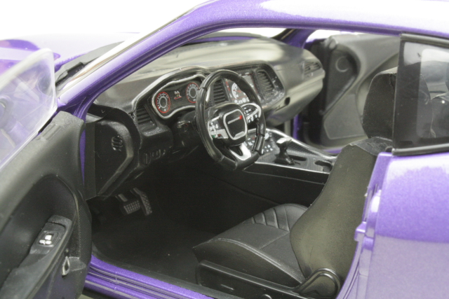 Dodge Challenger R/T Scat Pack Widebody 2020, violetti