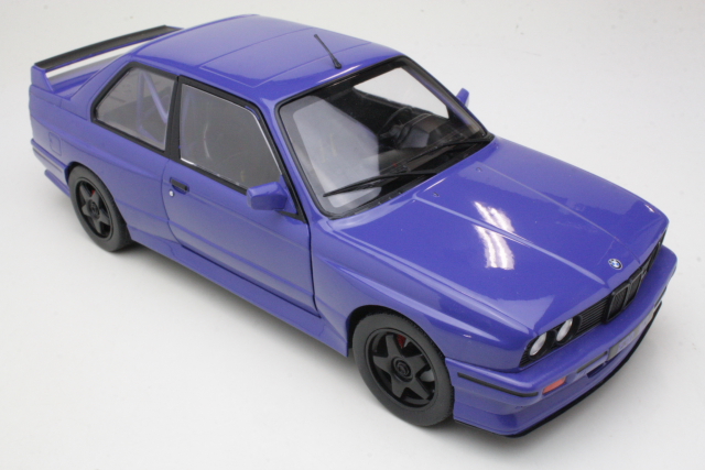 BMW M3 (e30) 1990 "Streetfighter", sininen