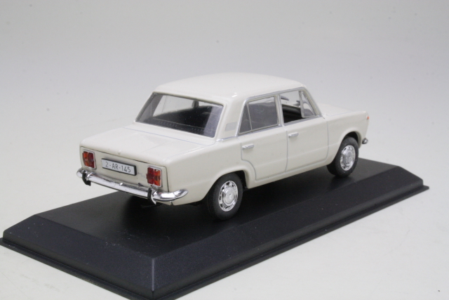 Polski Fiat 125P 1969, white
