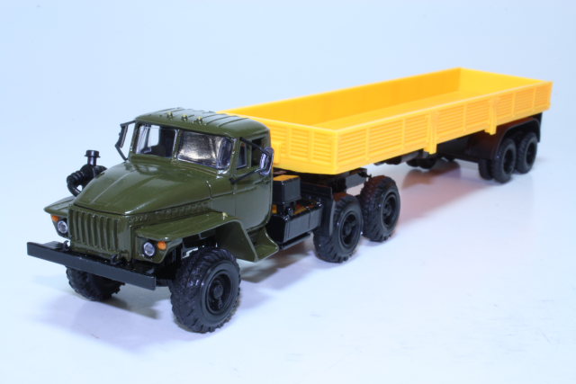 URAL 44202 1985 semitrailer, dark green/yellow