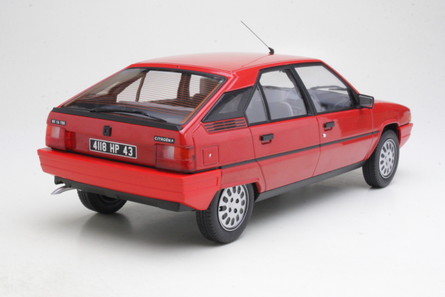 Citroen BX16 TRS 1983, red - Click Image to Close