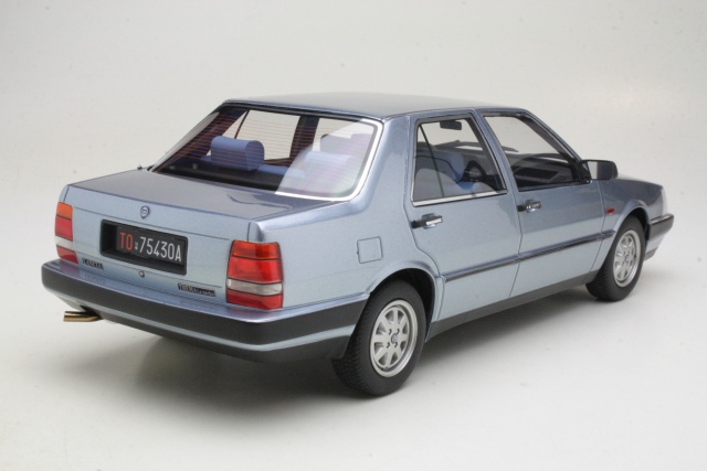 Lancia Thema 2.0 i.e. Turbo 1984, vaaleansininen - Sulje napsauttamalla kuva
