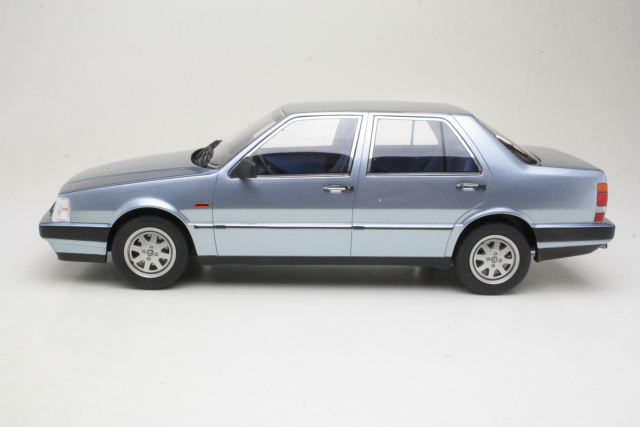 Lancia Thema 2.0 i.e. Turbo 1984, light blue - Click Image to Close