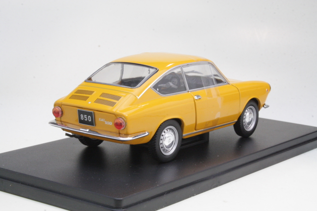 Fiat 850 Coupe 1965, orange - Click Image to Close