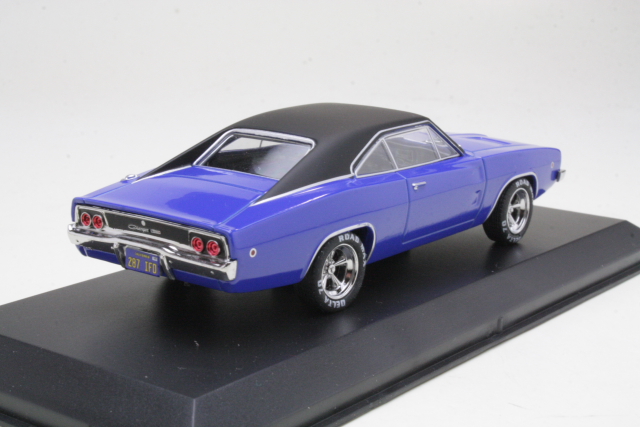 Dodge Charger 1968, sininen "Dennis Guilder's car"