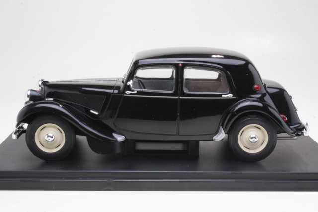 Citroen 11BL Traction 1935, musta