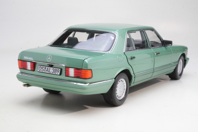 Mercedes 560SEL (w126) 1991, light green
