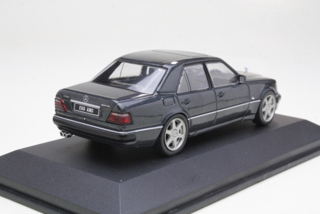 Mercedes (w124) E60 AMG 1994, musta