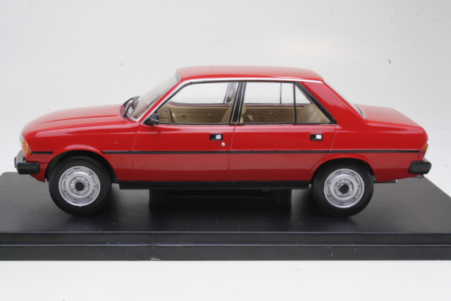 Peugeot 305 SR 1980, punainen