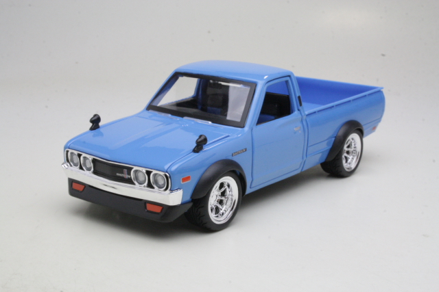 Datsun 620 Pick Up 1973, vaaleansininen