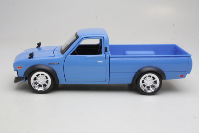 Datsun 620 Pick Up 1973, vaaleansininen