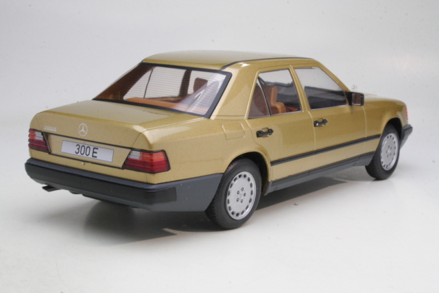Mercedes 300E (w124) 1984, beige