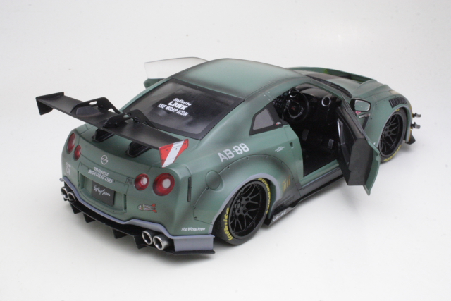 Nissan GT-R (R35) Army Fighter