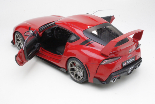 Toyota Supra GR Streetfighter Prominance 2023, punainen