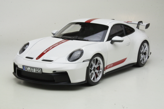 Porsche 911 GT3 2021, valkoinen