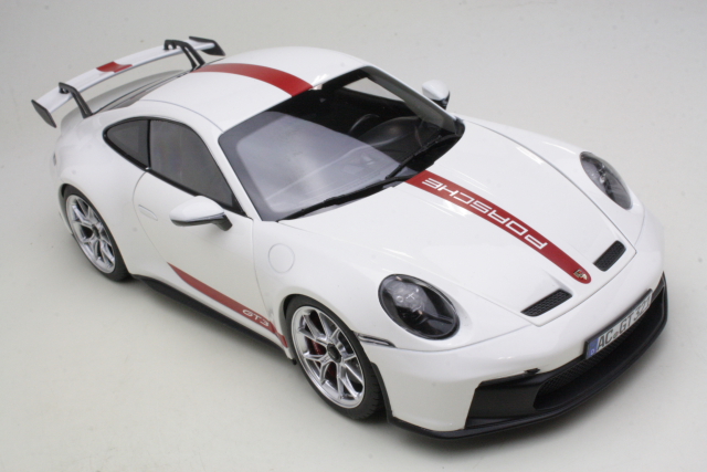 Porsche 911 GT3 2021, valkoinen