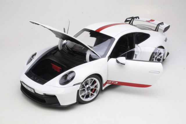 Porsche 911 GT3 2021, valkoinen