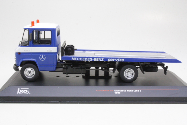 Mercedes L608D 1980, sininen