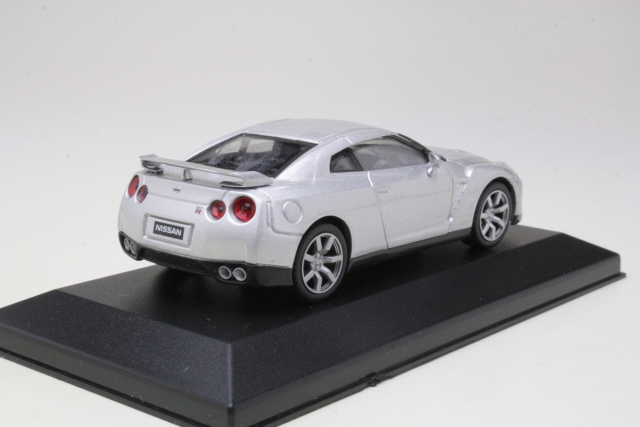 Nissan GT-R (R35) 2008, hopea - Sulje napsauttamalla kuva