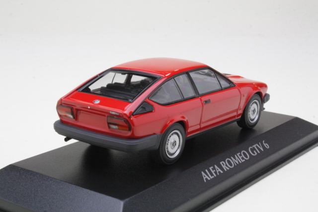 Alfa Romeo GTV 6 1983, red