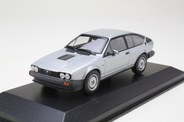 Alfa Romeo GTV 6 1983, silver