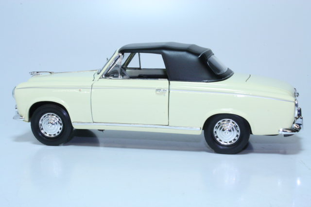 Peugeot 403 Cabrio 1957, kermanvalkoinen