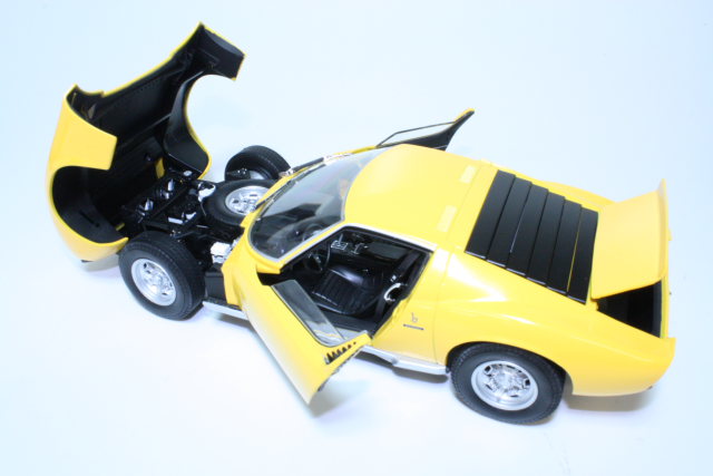 Lamborghini Miura SV 1971, yellow