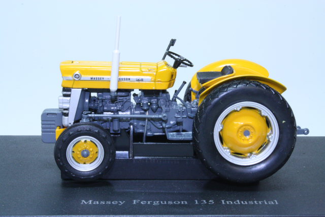 Massey Ferguson 135 Industrial Version, keltainen 1:32 - Sulje napsauttamalla kuva