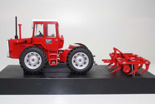 Massey Ferguson 1200 ja MF24 kyntöaurat - Sulje napsauttamalla kuva