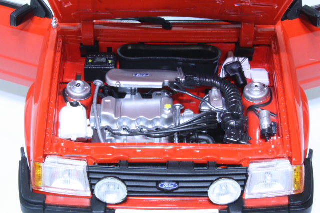 Ford Escort Mk3 XR3i 1983, punainen