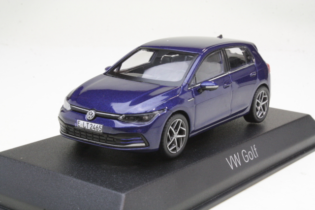 VW Golf 8 2020, sininen
