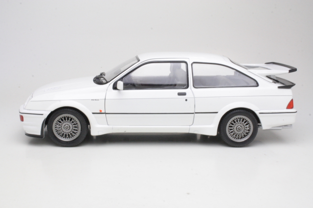 Ford Sierra RS500 Cosworth 1987, valkoinen - Sulje napsauttamalla kuva