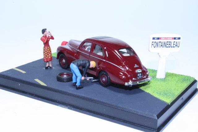Peugeot 203 1949, dark red