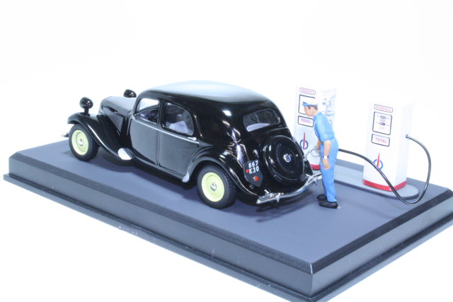 Citroen Traction 11 1950, black
