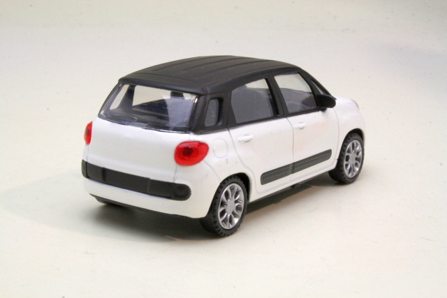 Fiat 500 L City 2012, valkoinen